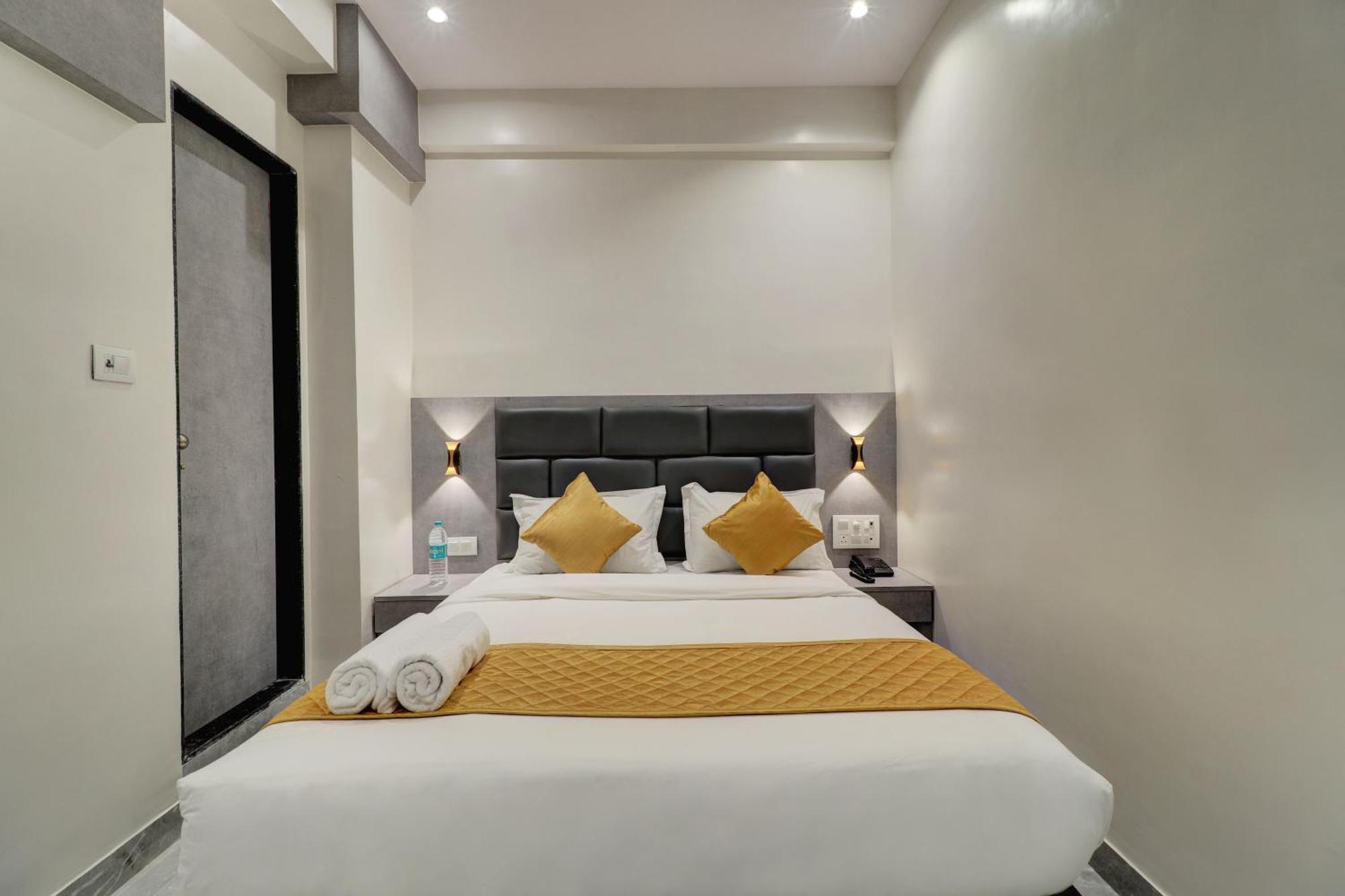 Hotel Enigma Inn Mumbai Kültér fotó
